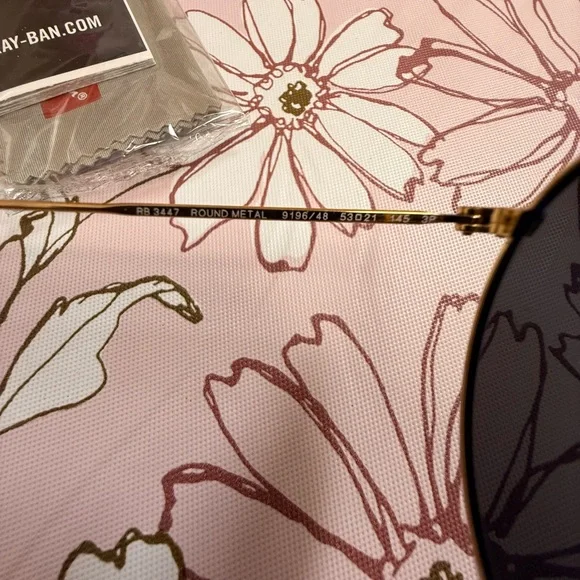 MEN POLARIZED Ray-Ban Gold and Black Round Sunglasses